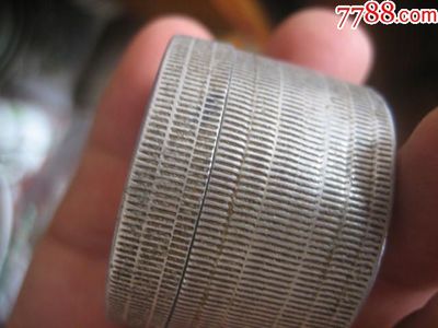 少见民国上海德成实业社出品银币商标爱娜香粉盒子铝盒子大头图